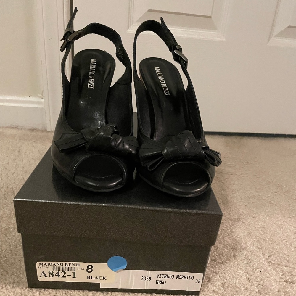 Like new Mariano Renzi sling back wedge-size 8